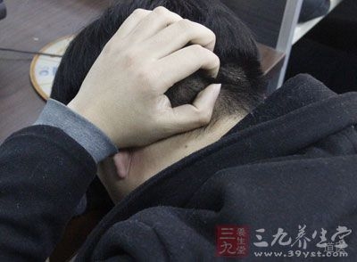 春季阳气萌动，使人精神昏倦