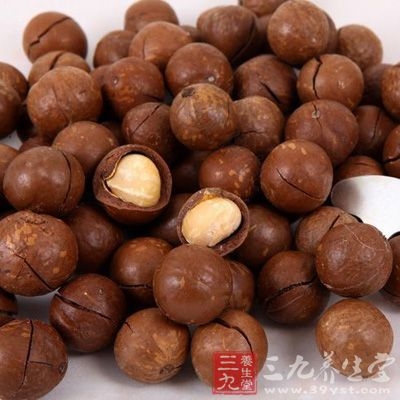 外壳光鲜明亮，放在手里滑滑的，干干的，而且闻起来越清香越好