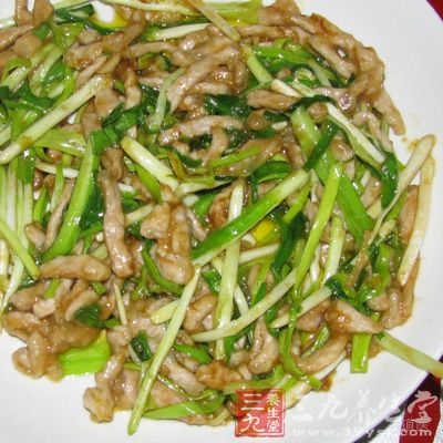 青蒜性温，味辛;具有醒脾气