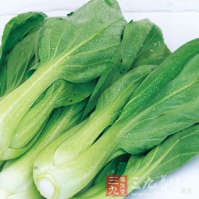 青菜择洗干净后分成一片一片的叶片