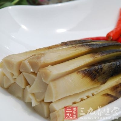 竹笋味甘、微寒、无毒，具有清热消痰、利膈爽胃、消渴益气等功效
