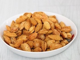 巴旦木的功效与作用及禁忌，巴旦木的食用方法