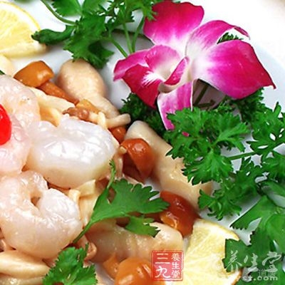 荠菜含丰富的维C和胡萝卜素