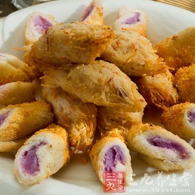 芋头为碱性食品，能中和体内积存的酸性物质，调整人体的酸碱平衡