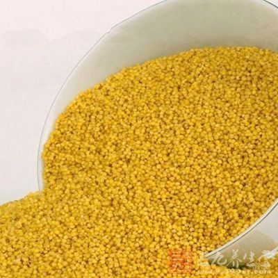 山药45克、小米50克、水适量、白糖适量