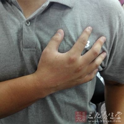 甚则可有腹水，心悸气短