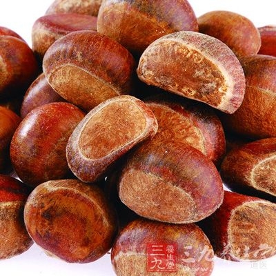 栗子300克，白糖100克，生粉50克，糖桂花少许