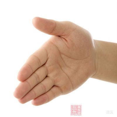 如果长时间都是手心出汗，并且不放心的朋友可以到医院做一下血常规检查