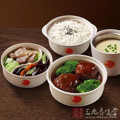 保养正气，多以培补后天，固护先天为基点，饮食营养以培补后天脾胃，使水谷精微充盛，以供养气