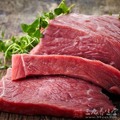 老年人养生原则是温补阳气，平时可多吃甘温益气的食物，比如牛羊狗肉