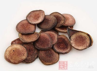 很多人选择各种各样的所谓名贵中药，比如鹿茸