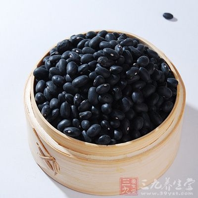 血瘀体质老人的养生原则是活血化瘀，忌食寒凉，可多食黑豆