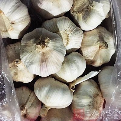 大蒜用来治中风