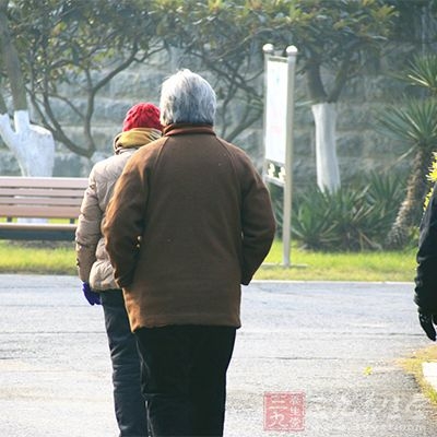 中风多数发生于50岁以上的中老年人