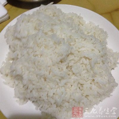 以白饭和捣为丸