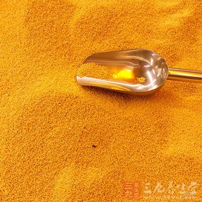 富含镁的食物除蔬菜外，还有小米