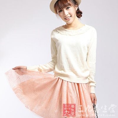 牛油果果肉与人体皮肤亲和性好，极易被皮肤吸收，对紫外线有较强的吸收性