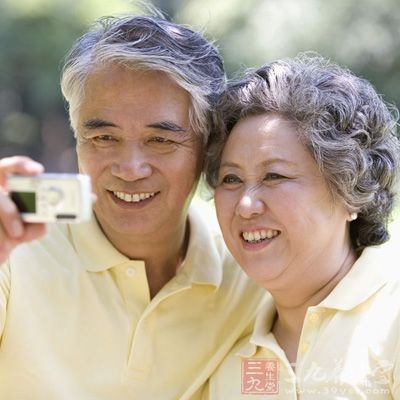 尿路结石与尿液中的钙、磷增多有密切关系