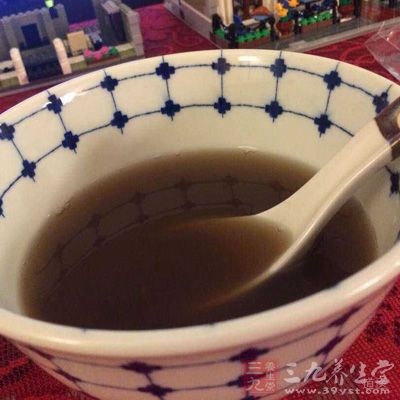 治宜温中健脾，可选用理中汤、香砂六君子汤、黄芪建中汤、补中益气汤等