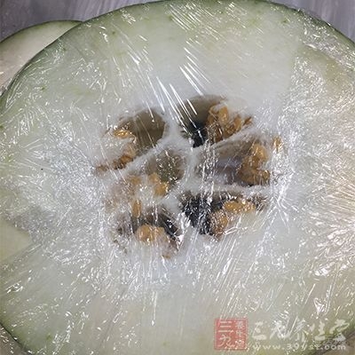 冬瓜性凉，能消痰、清热