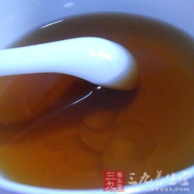 能缓解腹胀、腰紧症状 红糖姜水