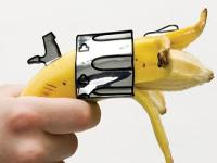 丁丁会旋转，床上让她不停晃