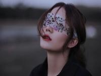 同房失去新鲜感，不妨试试眼罩小游戏