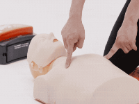 怎么玩男朋友的乳头