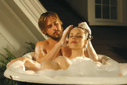 在浴室这样啪啪,才更容易兴奋和高潮