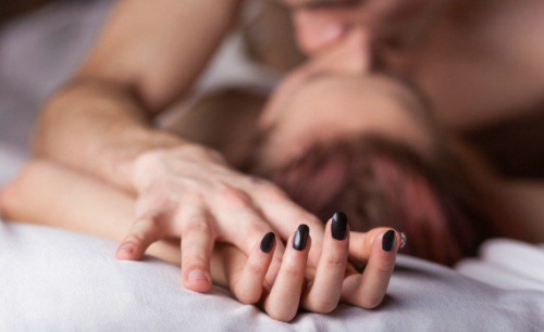 夫妻同房最佳时间？夫妻亲热早上好还是晚上好