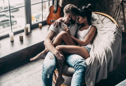 爱爱时采用69式需要注意什么？爱爱用69式最刺激