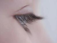 戴了五年美瞳，视力越来越差