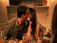 亲两下就有反应？让人忍不住的触电式接吻技巧