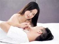 第一次爱爱会遇到的尴尬时刻，如何化解这些尴尬