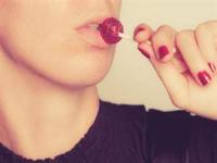 给女友口时，流出的“水”可以吃吗？