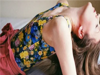 身材不自信的女生爱爱采取什么体位比较好