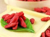 枸杞泡水可以延迟射精吗 男人长期吃枸杞对性功能好吗