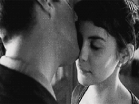 总想和TA亲亲抱抱贴贴？其实是因为皮肤饥渴症