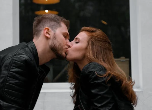 结婚多年你们还接吻吗