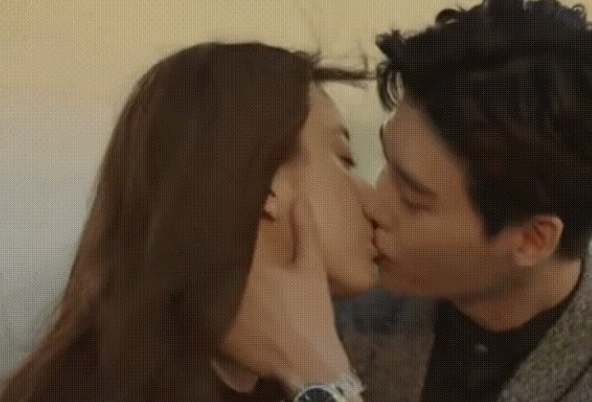 如何接吻才能更好地让人腿软酥麻