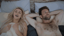 好尴尬，宅家爱爱担心音量太大