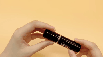 喷雾细腻均匀，质地清爽