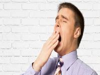 年轻女性的私处变黑是怎么回事？正常吗？