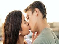 警惕:女孩在热恋中慎重犯6个错误