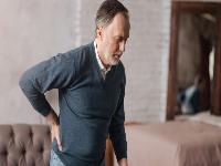 男性小便出血的原因是什么？男性尿出血常见哪些问题？