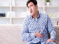 男性尿道瘙痒是何原因？男性尿道瘙痒该如何治疗？