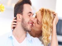 女人胸部有哪些秘密？爱抽烟的女性胸部容易下垂吗？