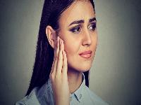 鼻炎引起的中耳炎怎么治疗