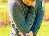 吃了甲亢药关节痛是什么病